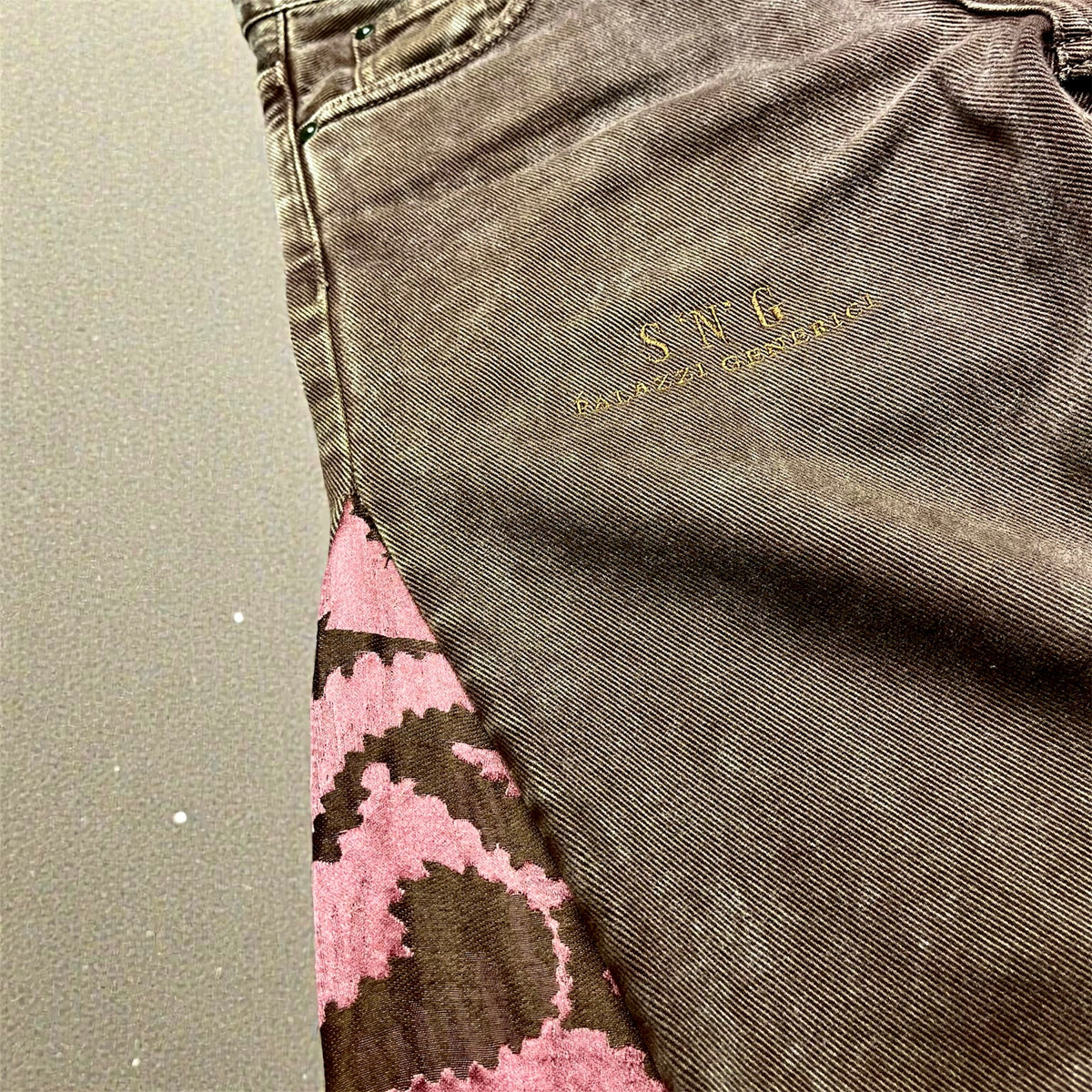 SNG Glowing Rust – brown-grey vintage denim jeans reworked with pink, burgundy and olive floral silk from San Leucio, photo 3